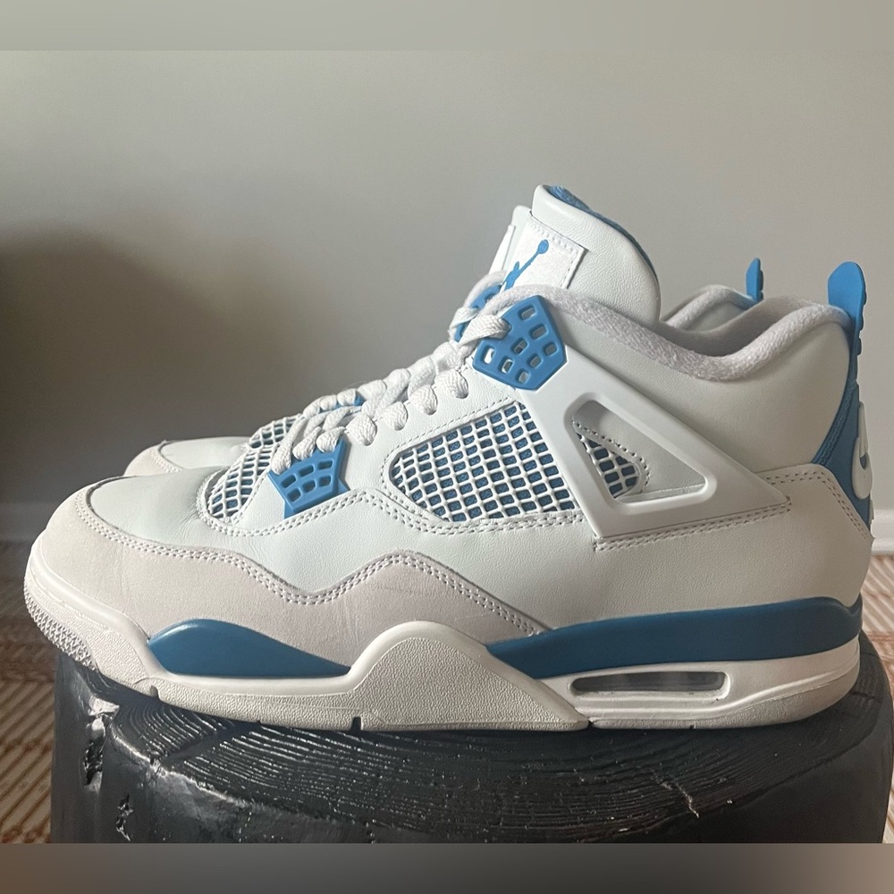 Nike Air Jordan 4